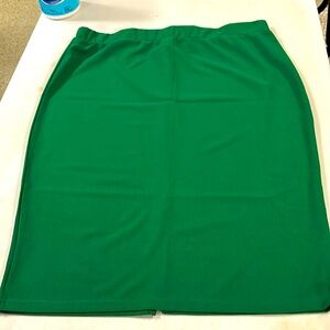 2X Green skirt